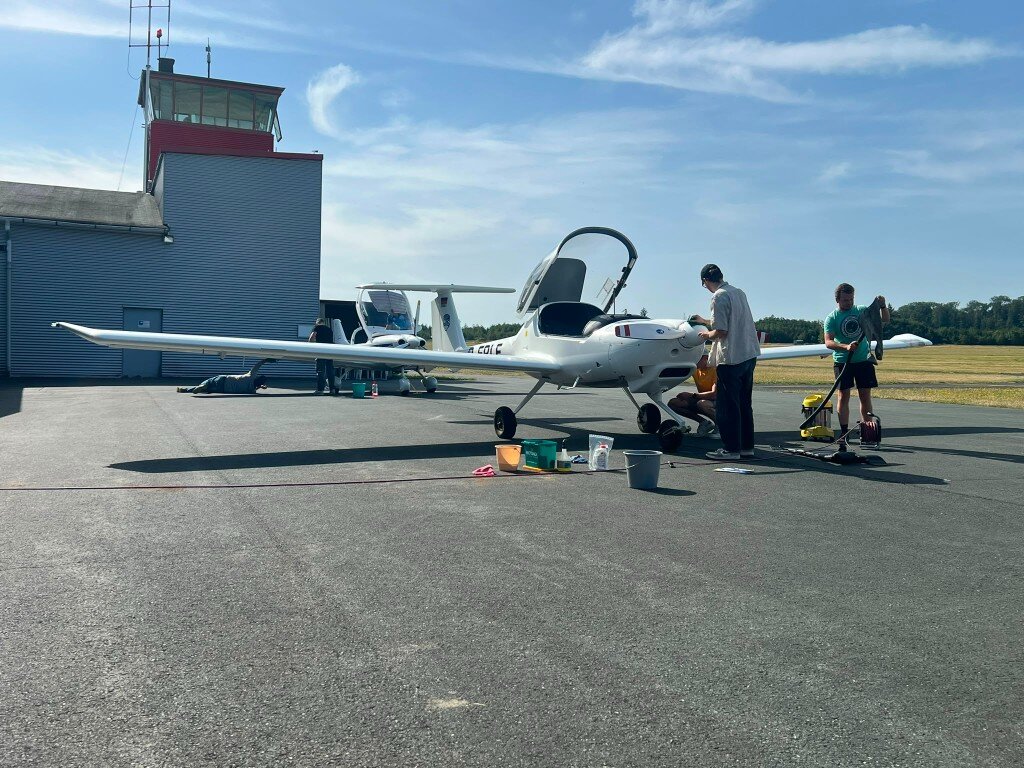 Frischer Glanz am Himmel: Unsere Motorflug-Flotte strahlt wieder